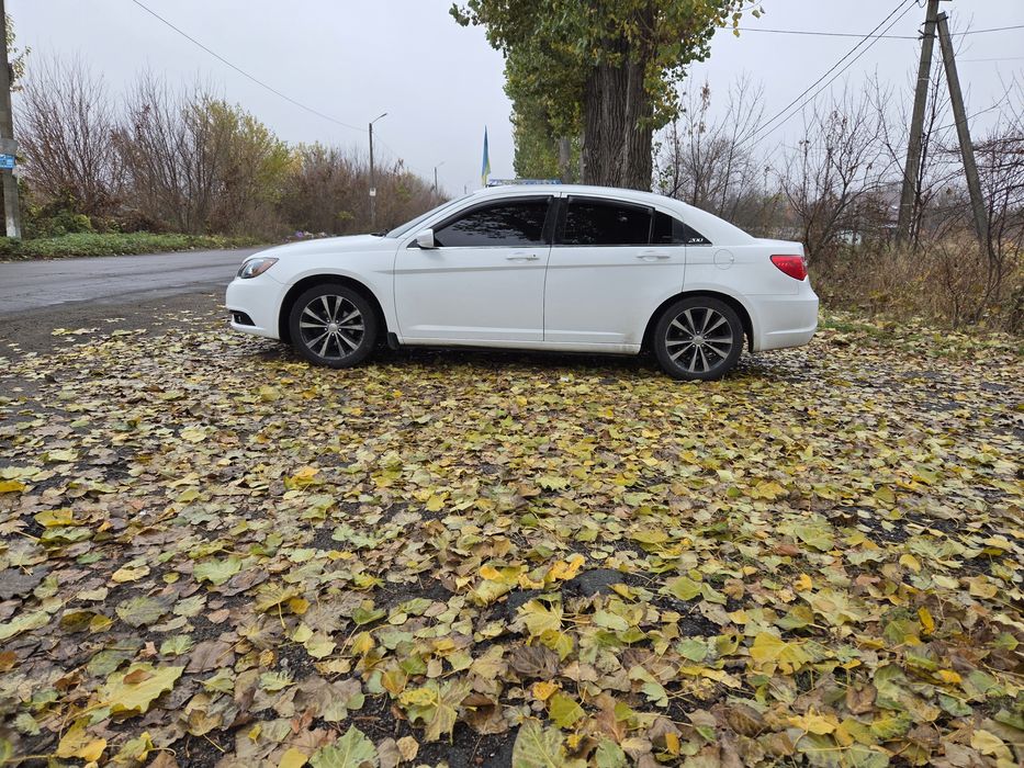Chrysler 200 продам