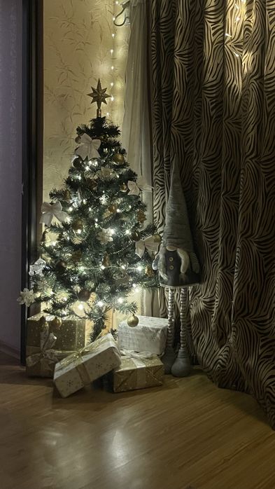 Искусственная ёлка/ Штучна ялинка/ Искуственная елка