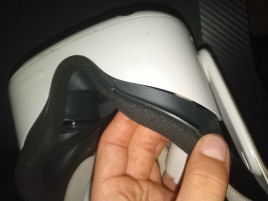 Gogle VR Meta Quest 2 + kontrolery – 100% sprawne, gotowe do grania