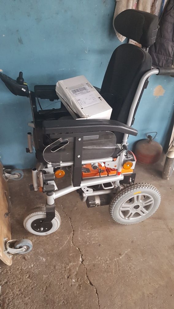 Sprzedam elektryczny wózek inwalidzki