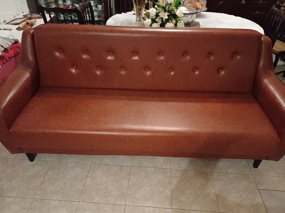 Sofá cama e 2 maples
