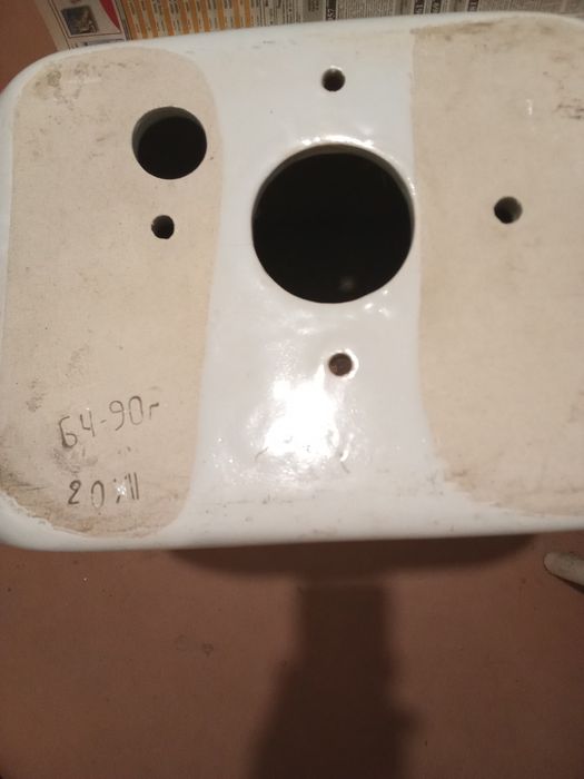 Бачок для унитаза.