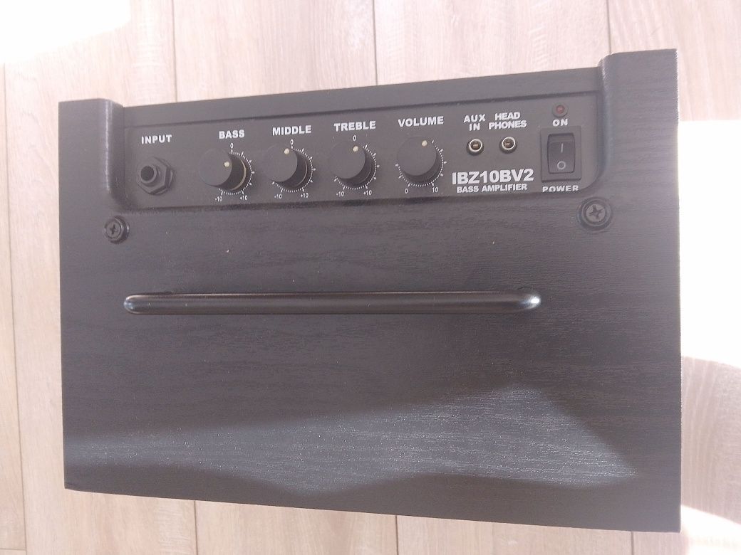 Wzmacniacz basowy Ibanez IBZ10B