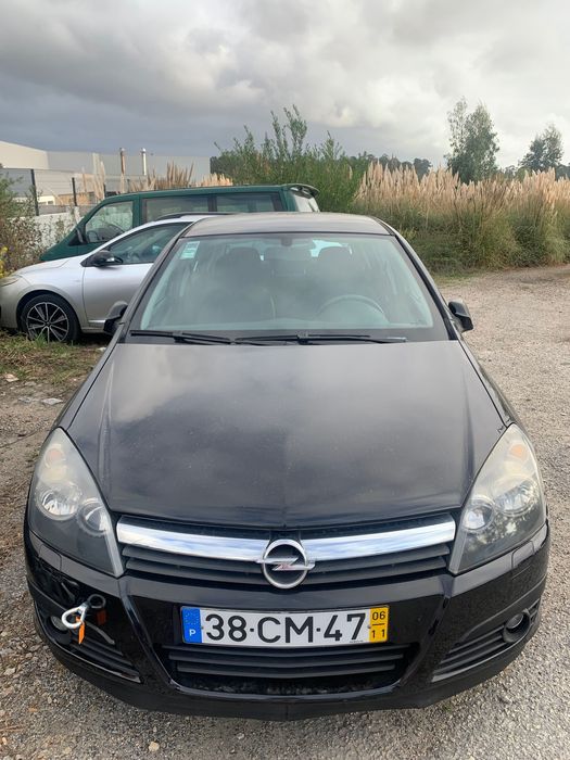 Opel astra 2006 preto polido em setembro