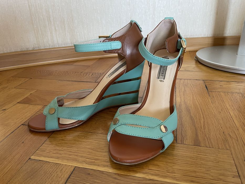 Босоніжки шкіряні жіночі коричнево-блакитні