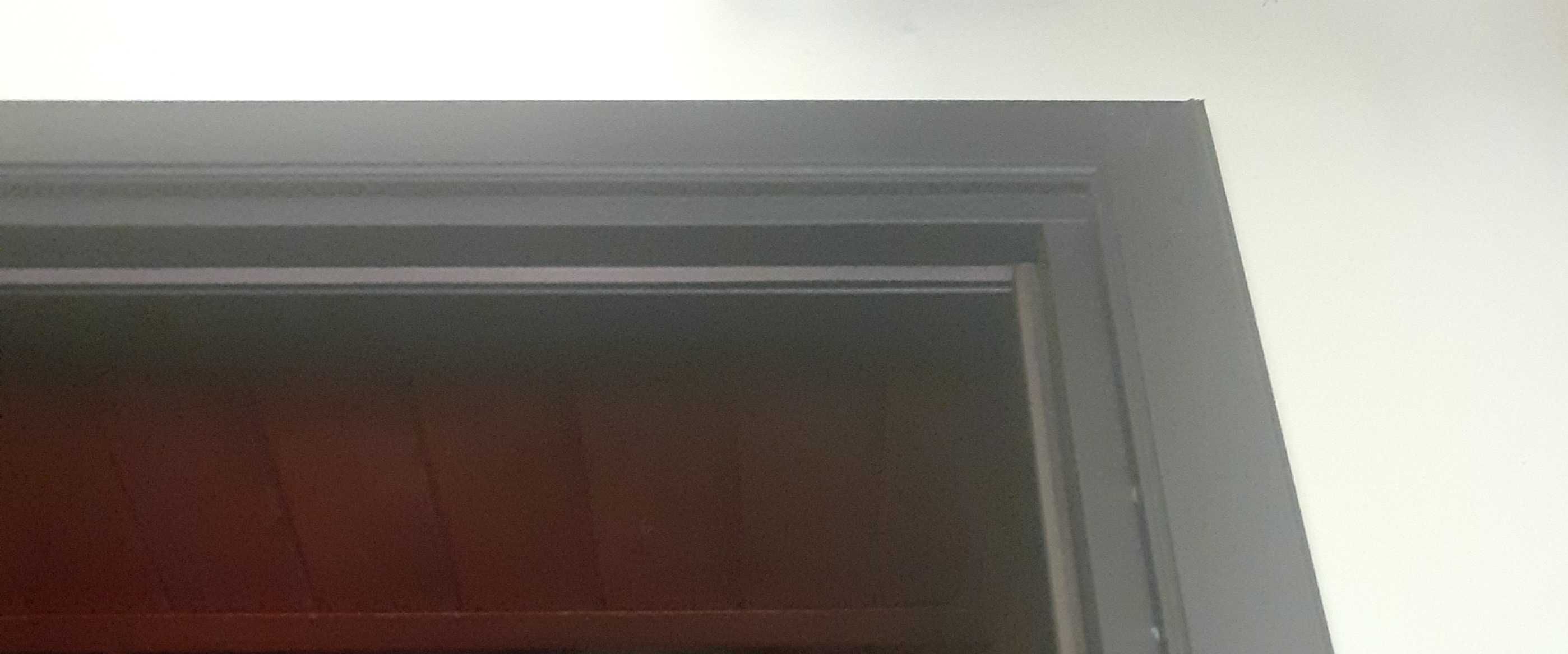 Ościeżnica futryna drzwiowa i listwy maskujące opaskowe