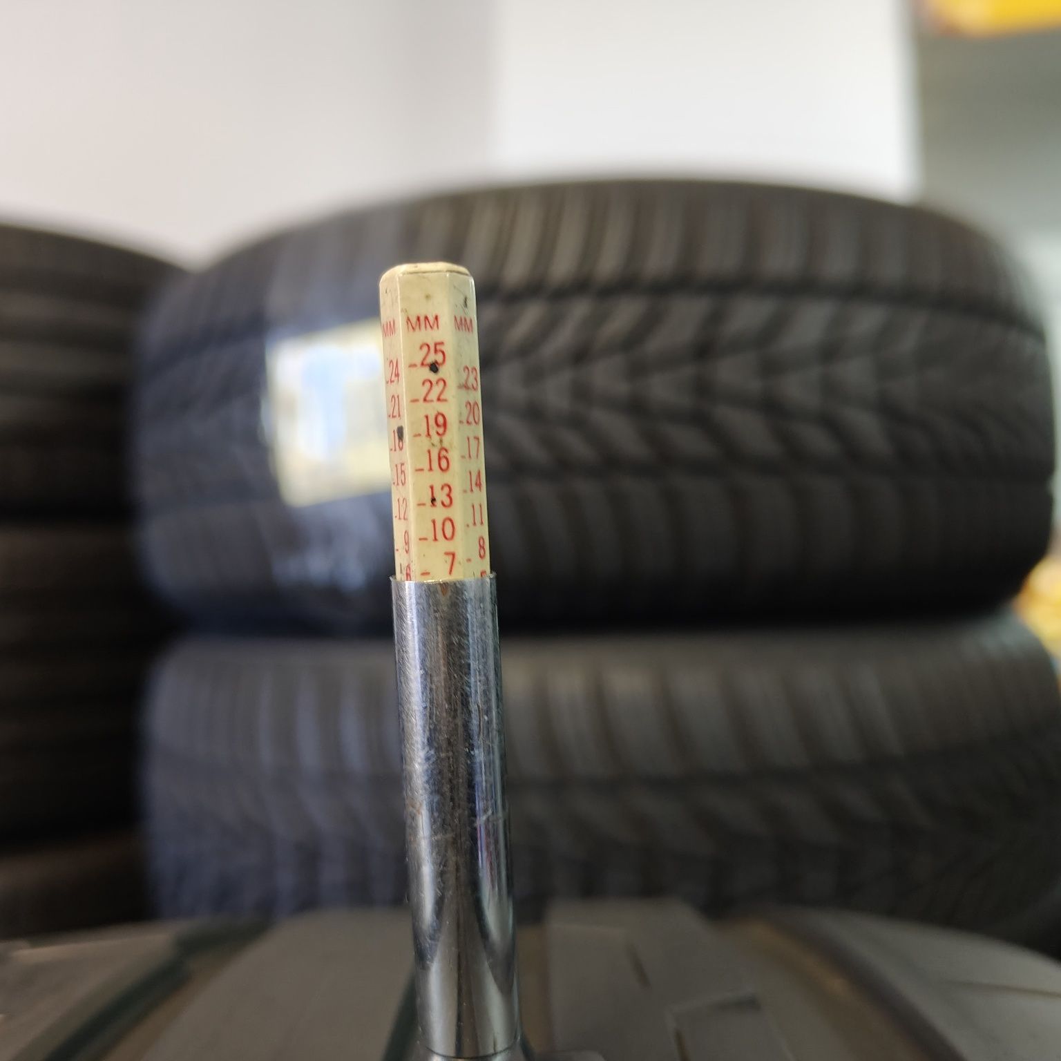 255/40/20 XL Sprzedam parę opon letnich Continental