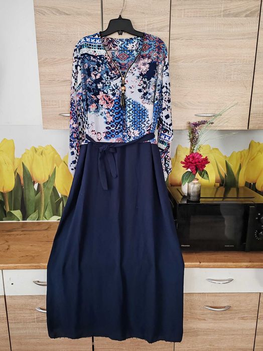 Ciekawa maxi sukienka rozmiar ok 46/48 poliester/elastan kwiaty