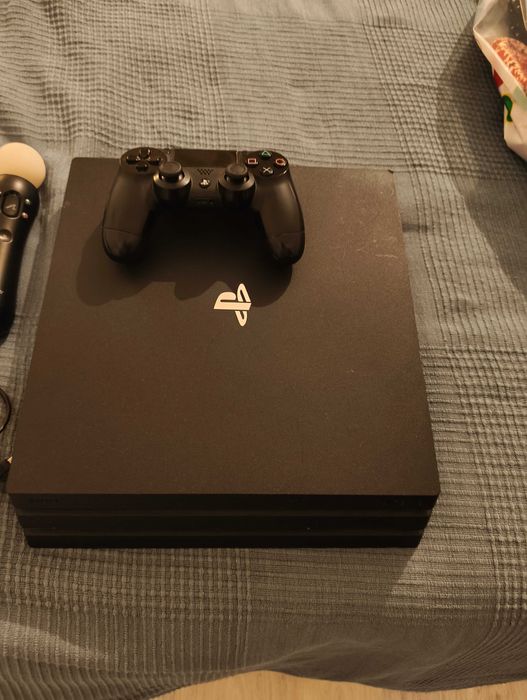 Playstation 4 Pro 1TB + 1 comando - c/ nova massa térmica