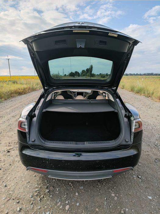Tesla Model S 2014
