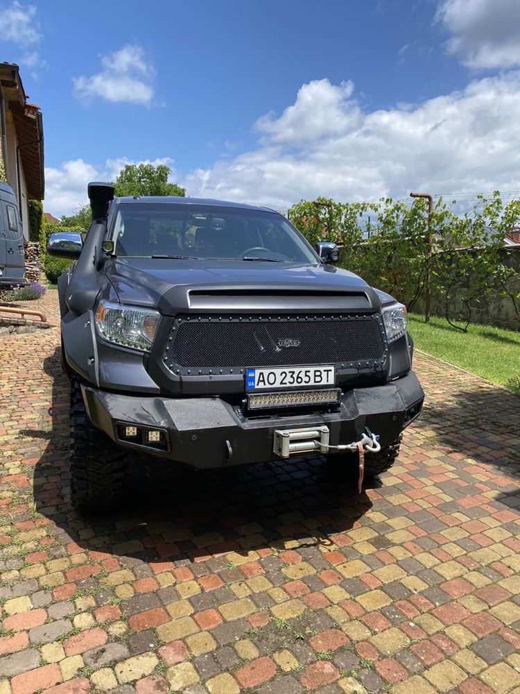 Toyota Tundra 5,7 TRD OFF ROUD