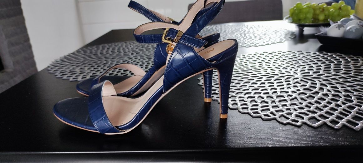 Nowe sandałki z Zalando na szpilce Miss KG rozm 41