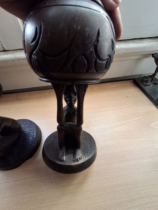 Par caixas esculturas africanas em madeira cerca 25 cms