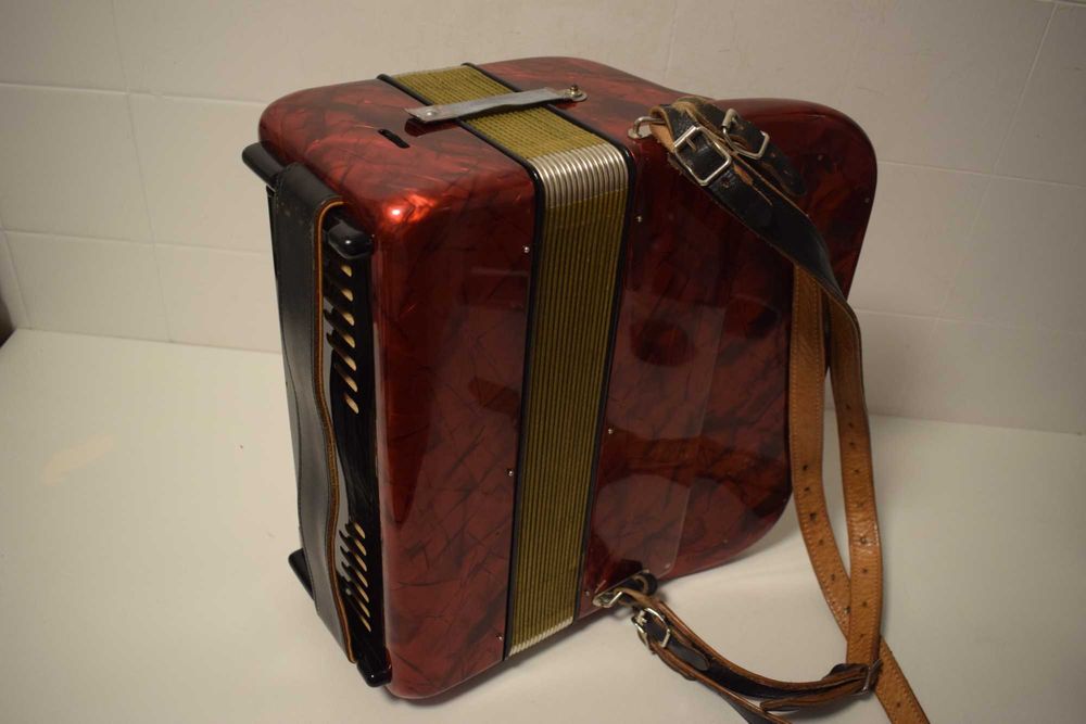 Acordeao Hohner acordina 2 Voz. N 261