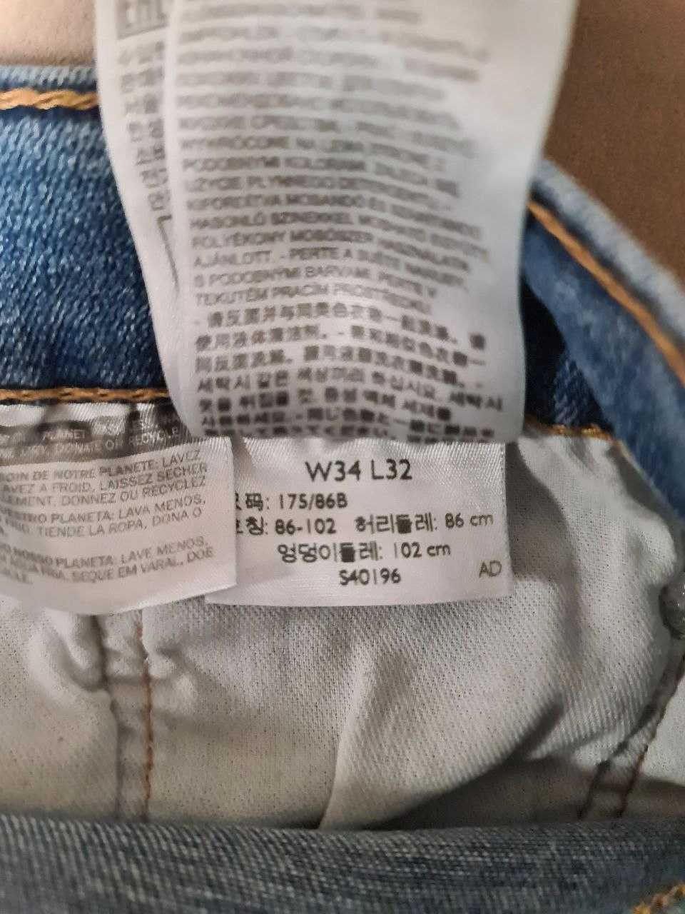 Джинси Levi's блакитні. Розмір XL-L