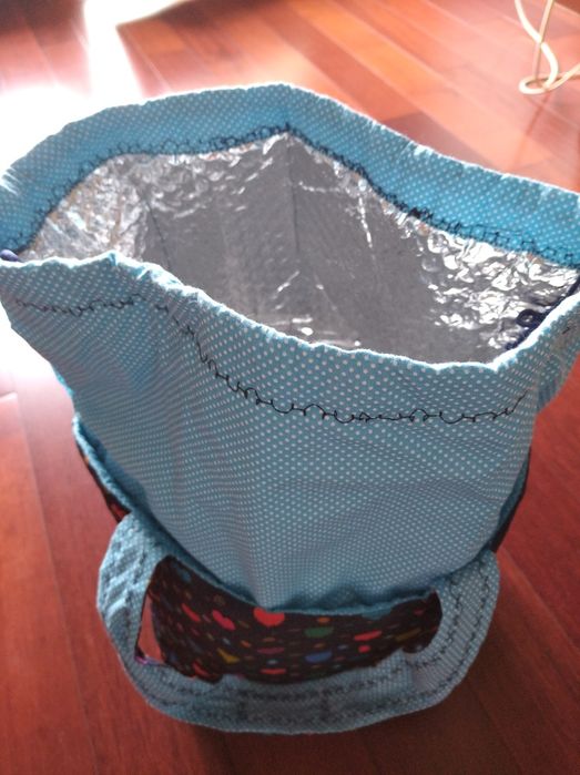 Lancheira térmica + individual + estojo com talheres - NOVO