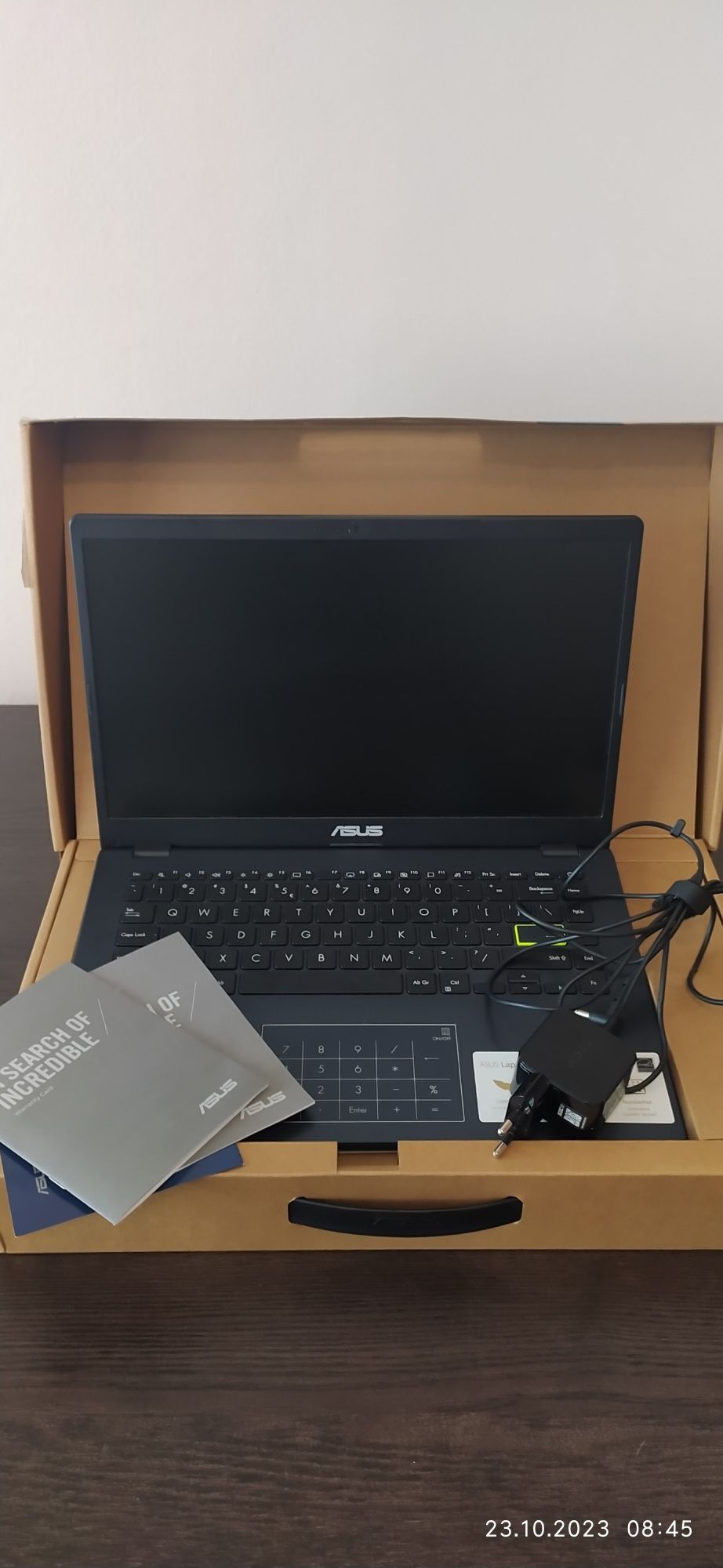 Laptop ASUS E410MA