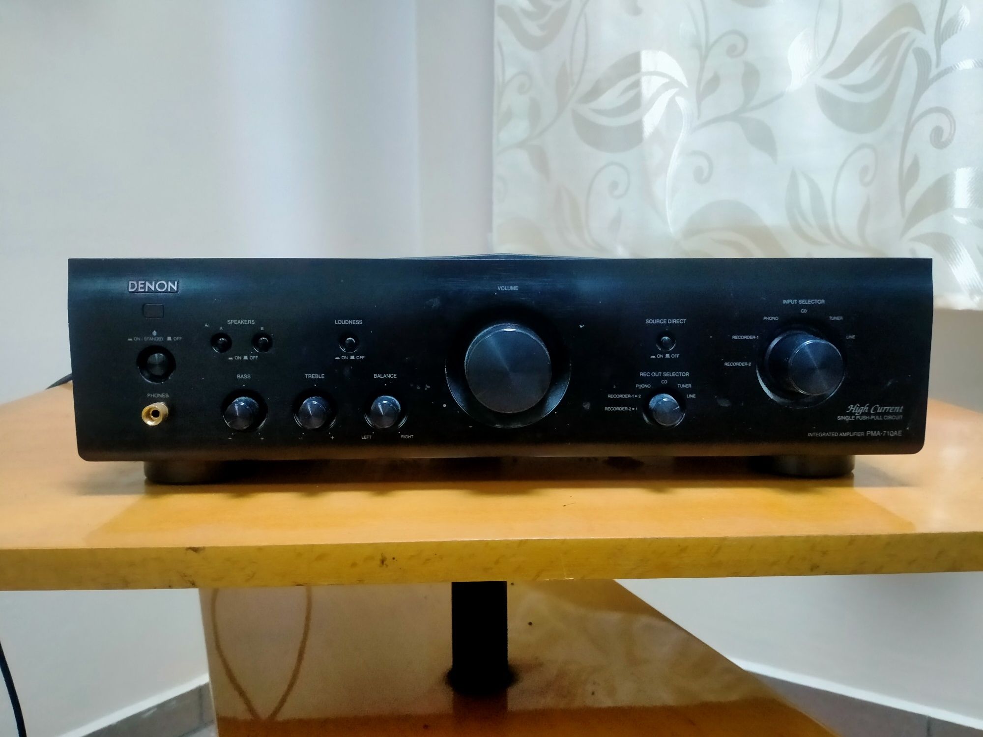 Wzmacniacz Denon 710AE