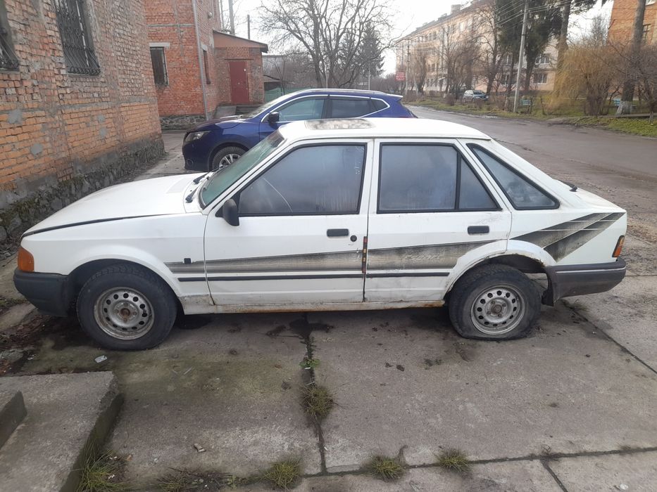 Продам Форд Ескорт