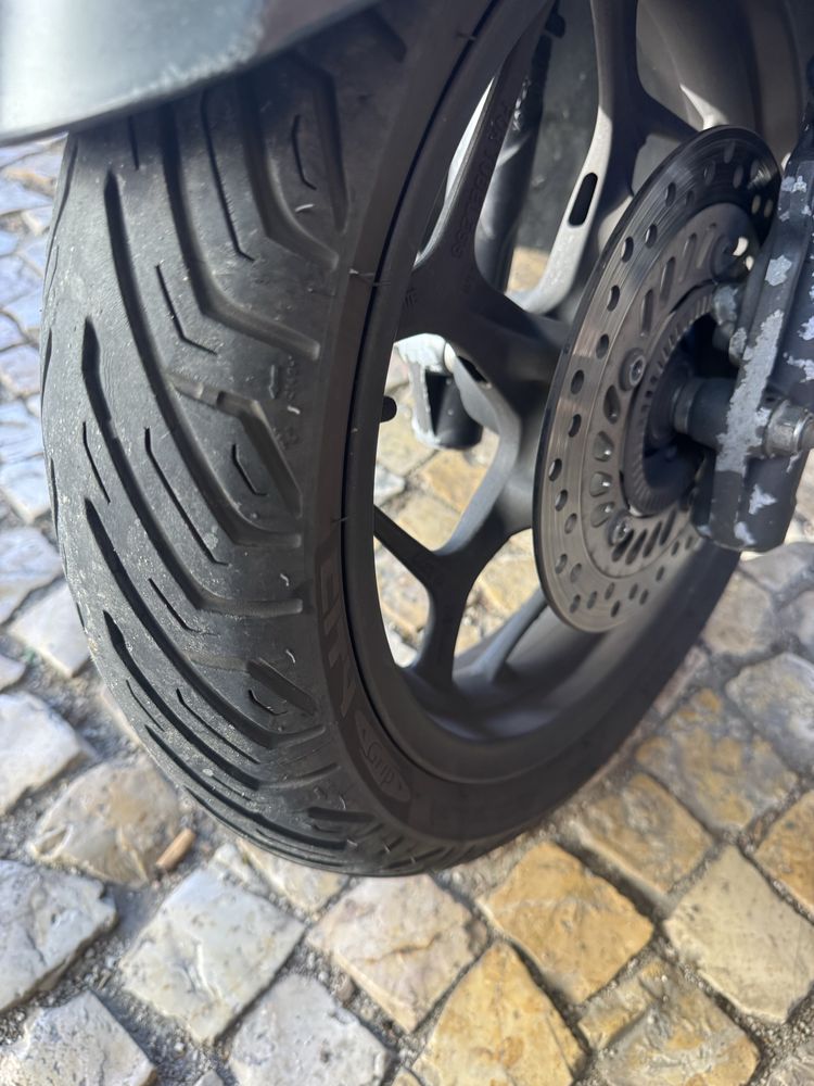Honda PCX retoma em Golf 4 IV