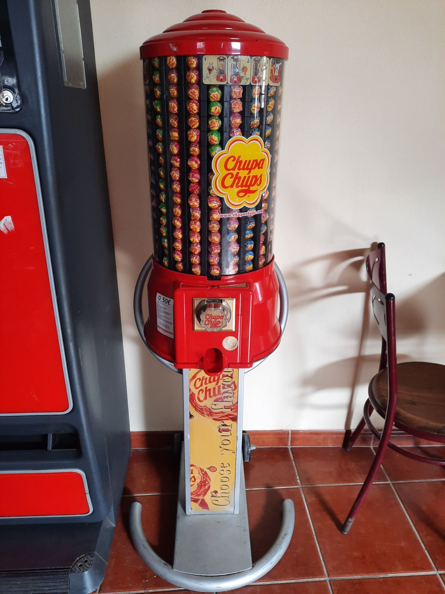 Maquina dispensadora de chupas