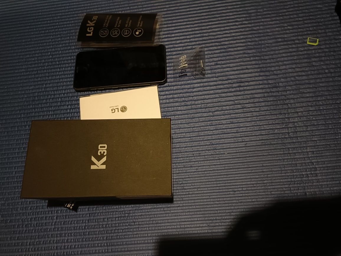 Telefon komórkowy LG K30