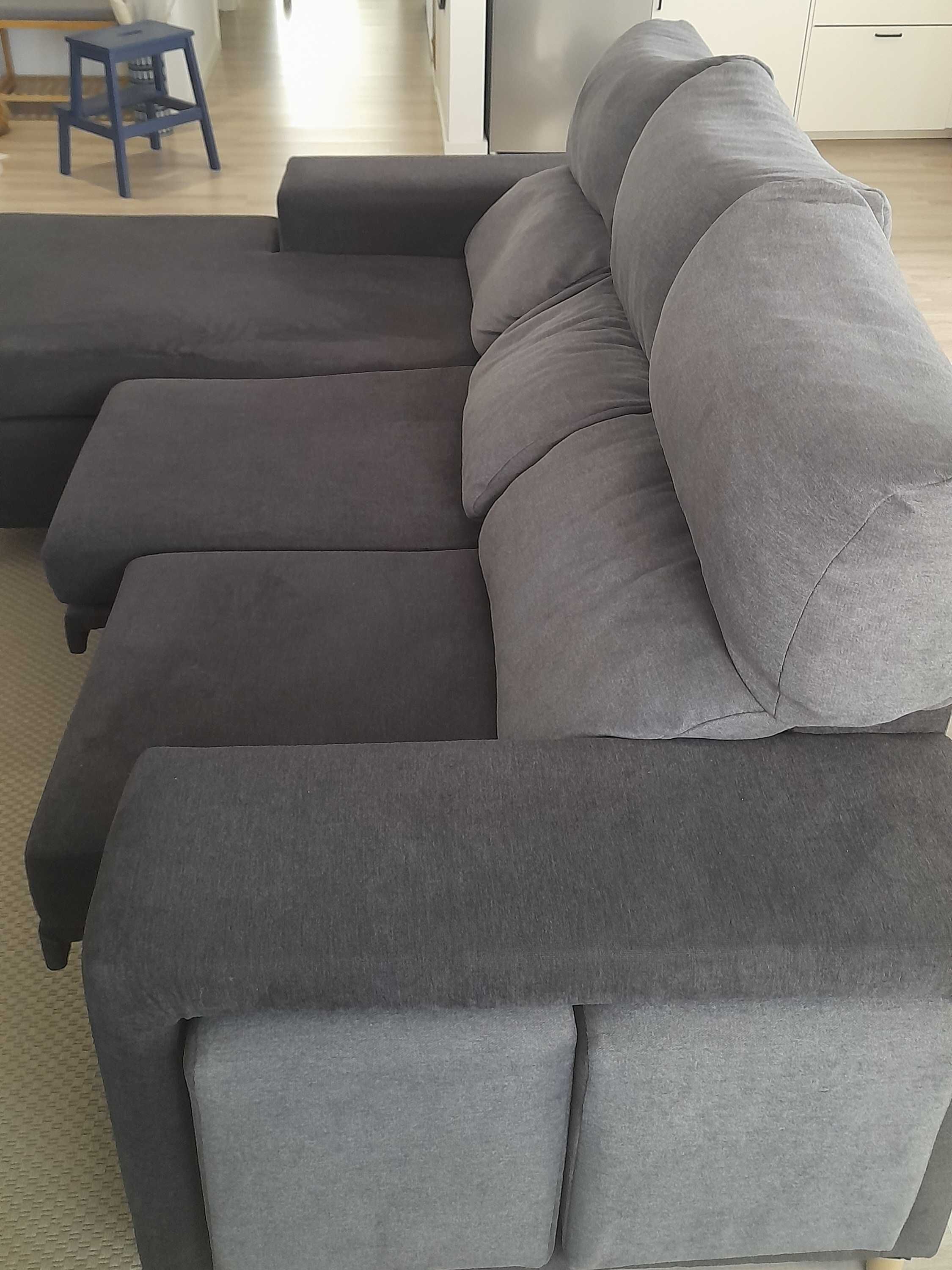 Sofá cinzento com chaise