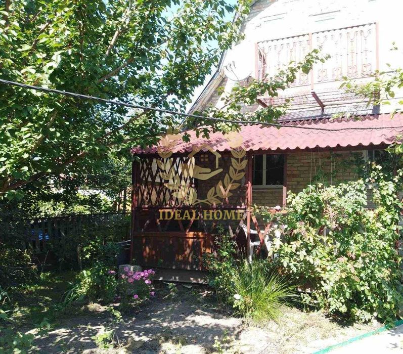 Продам двоповерховий дачний будинок поблизу с.Блиставиця