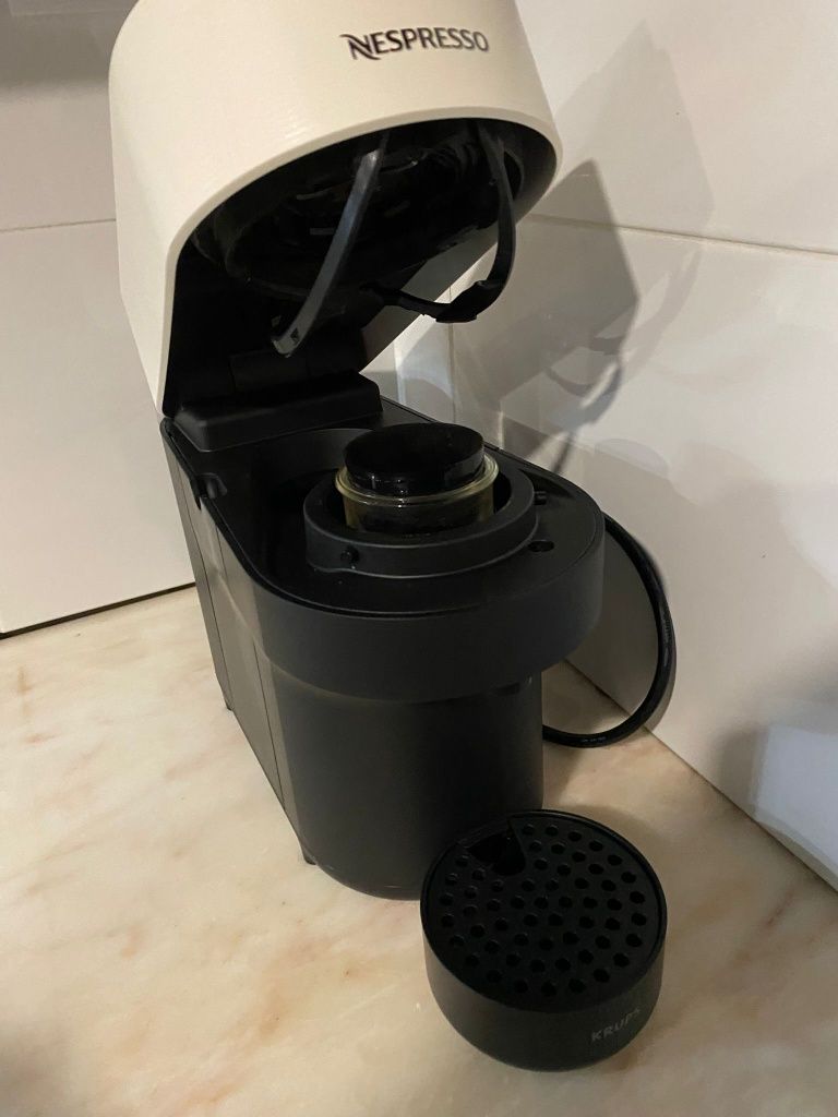 Máquina de café KRUPS Nespresso Vertuo