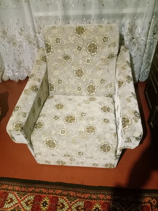 Продам два 2 крісла