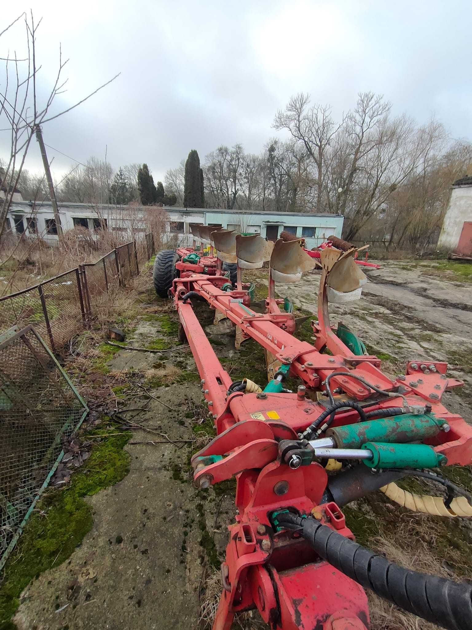 Pług Kverneland PL100 7 skibowy z dwoma Pacomatami