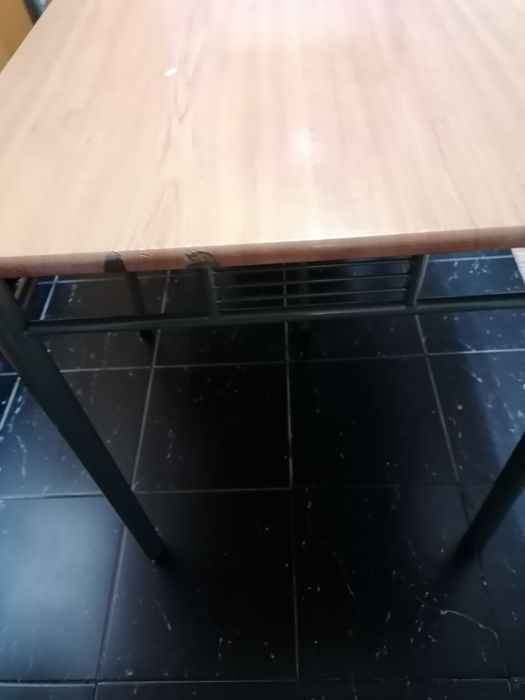 Conjunto Mesa + 2 cadeiras em madeira / metal