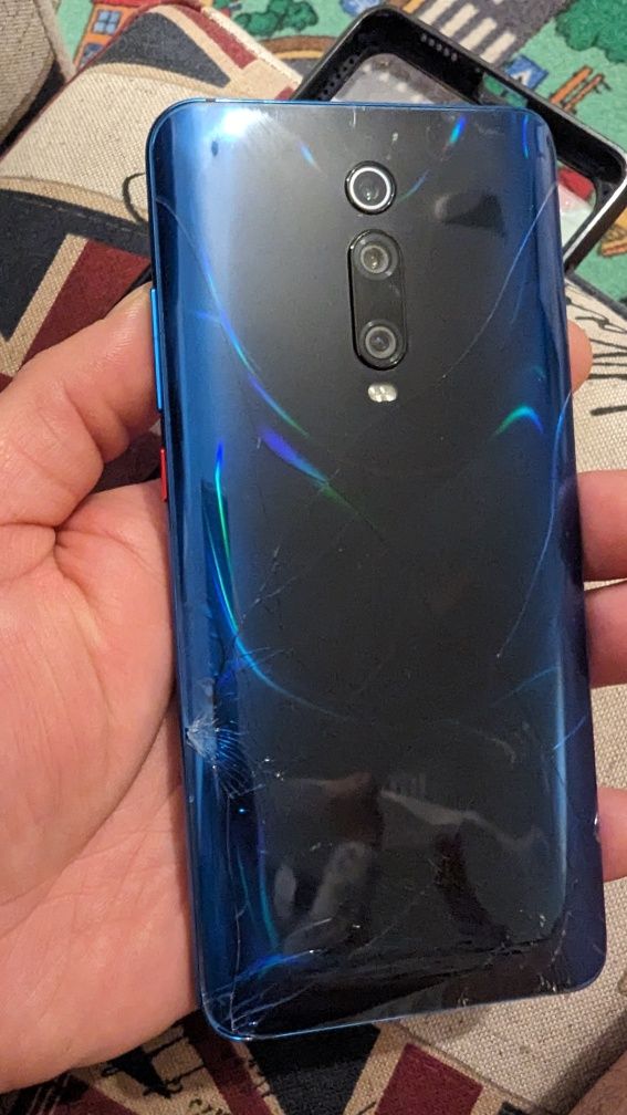 Xiaomi Mi 9T ( 6/128)