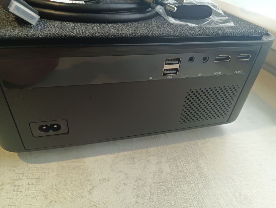 Продам відеопроектор Wimius K1