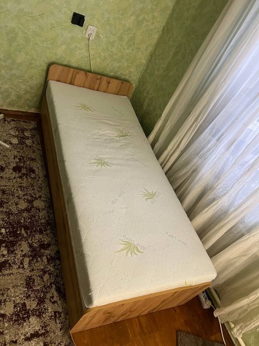 Ліжко з матрацом