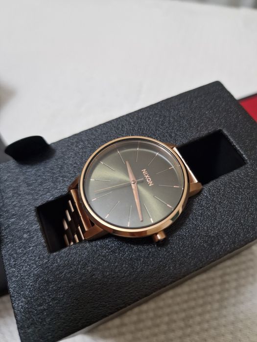 Nixon para mulher