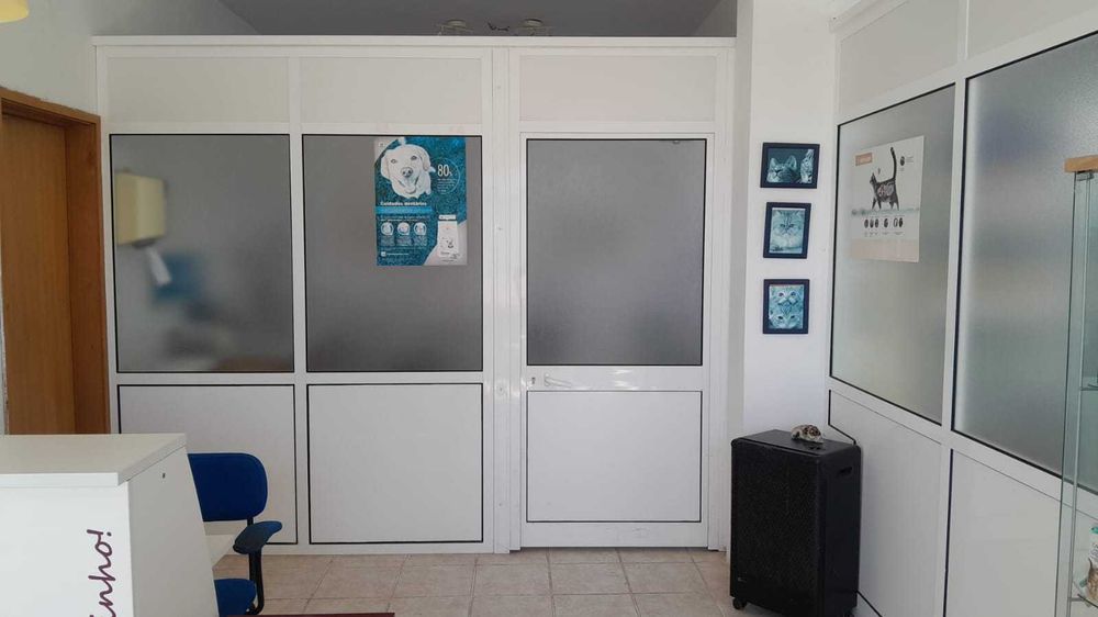 Divisórias de aluminio e vidro