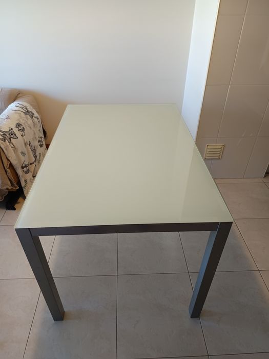 Mesa de jantar de 1,40 em vidro temperado