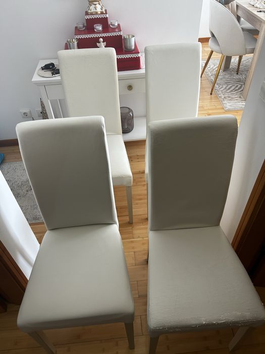 Quatro cadeiras Napa Branca