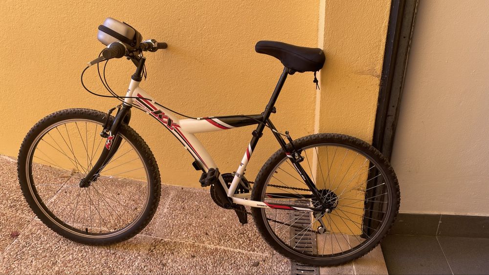Bicicleta BTT roda 26, como nova