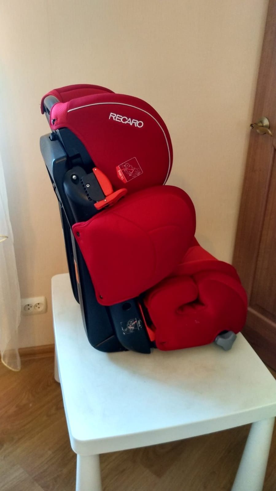 Автокрісло RECARO Young Sport Hero