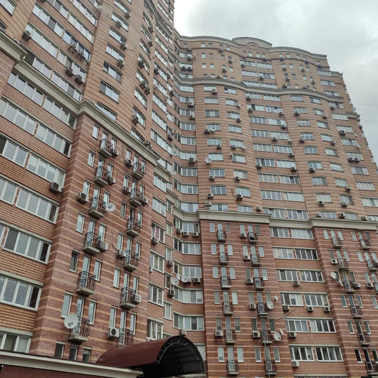 Продажа паркоместа в ЖК Голосеево, 1 этаж, метро,  Голосеевский.