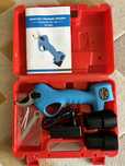 Nowy sekator akumulatorowy 25mm 900g dwie baterie 16.8V 2ah