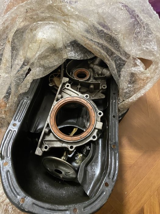 Блок цилиндров приора с комплектом поршней