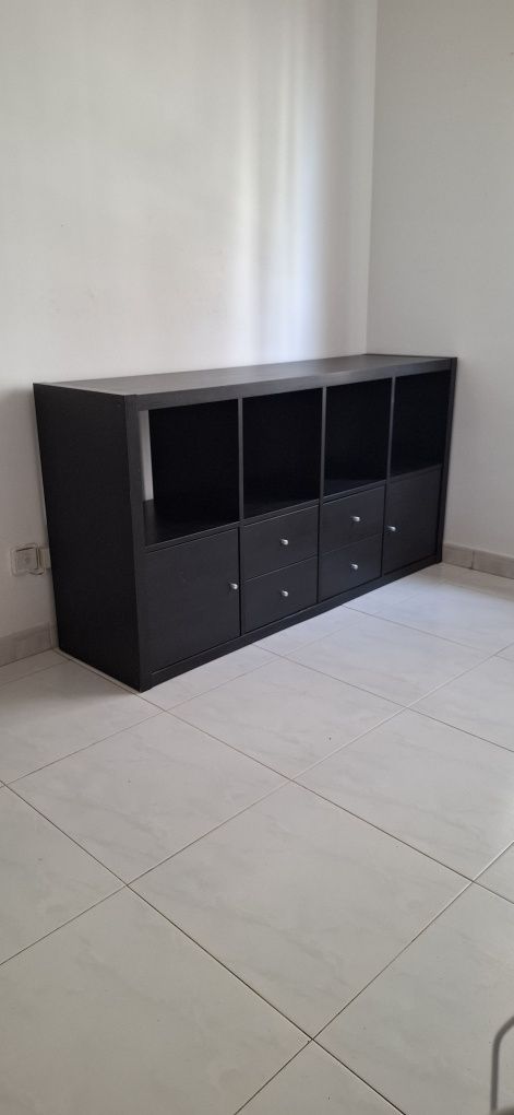 Móvel/ estante KALLAX ikea c/6 acessórios