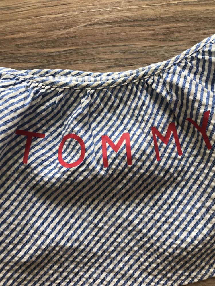 Top bluzka Tommy Hilfiger z falbanką