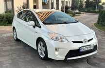 Продам Toyota Prius 2012