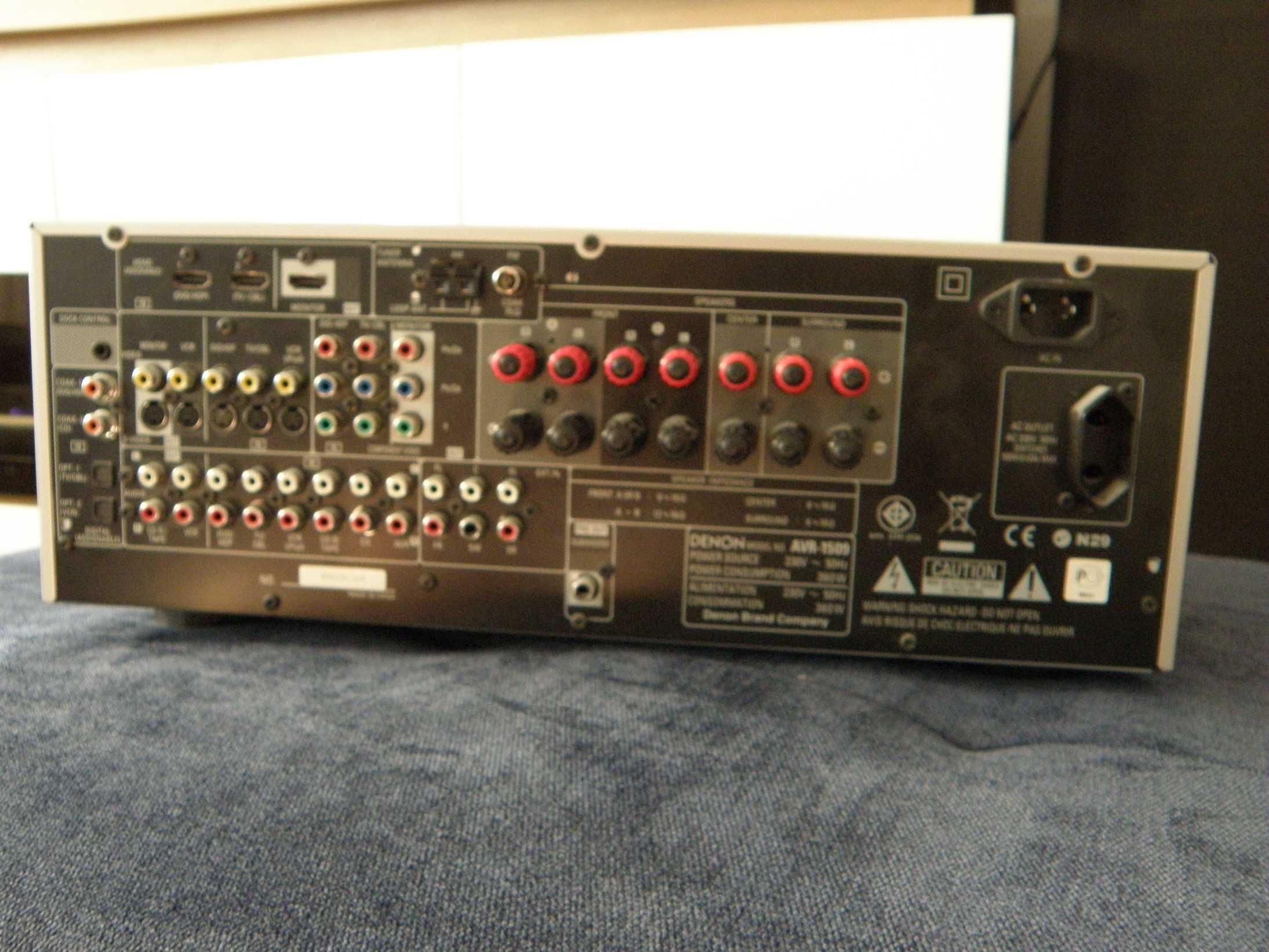 Amplituner Denon
AVR-1509