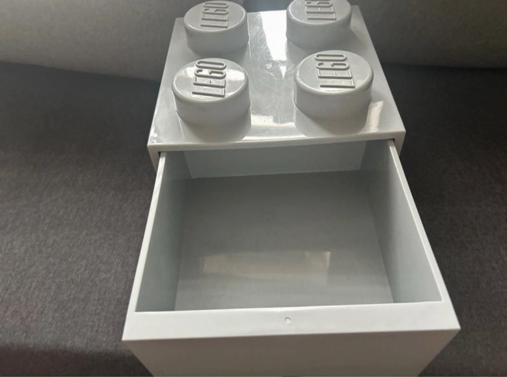 Pudełko lego.