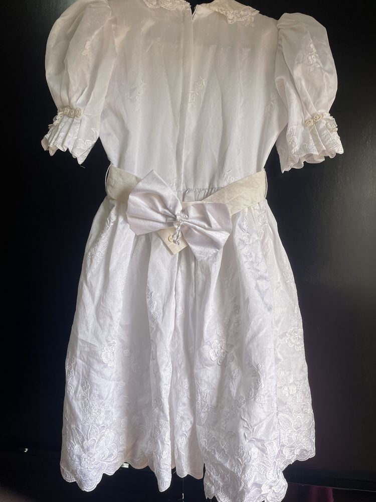 Vestido branco e beje